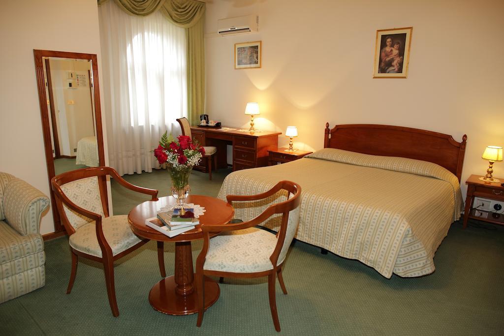 Locanda Al Castello Wellness Resort Cividale del Friuli Værelse billede
